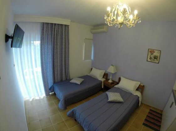 Akrotiri Hotel - Photo4