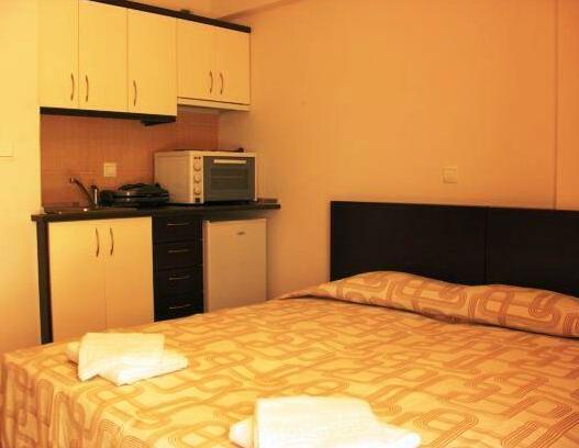 Ameris Studios & Apartments - Photo5