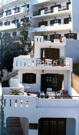 Aria's House Studios & Apartments - Photo2