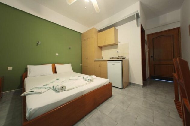 Fantasia Studios And Apartments - Photo3