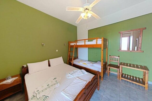 Fantasia Studios And Apartments - Photo4