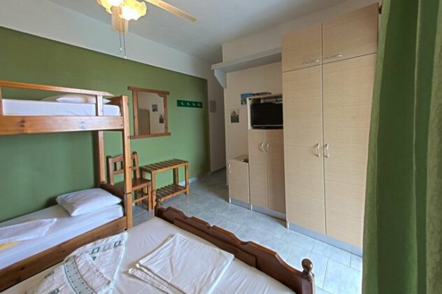 Fantasia Studios And Apartments - Photo5