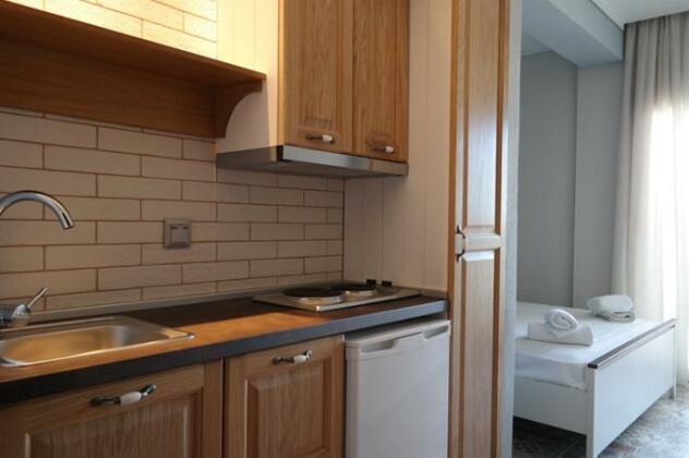 Gyalos Beach Front Aparthotel - Photo5