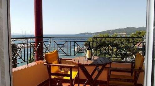 Hotel Papagalos - Photo2