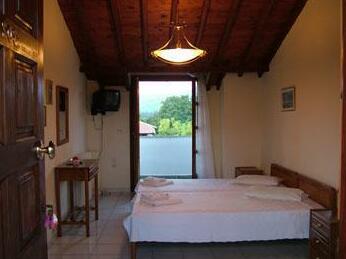 Zeppo's House - Photo5