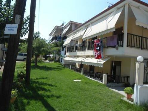 Doukas Studios & Apartments