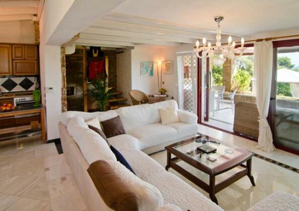 Maria Elena Villas - Photo3