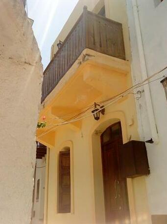  Photo 1