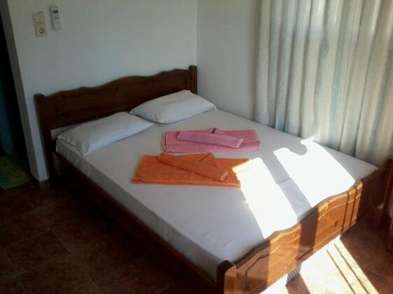 Eftichia Rooms & Studios - Photo4