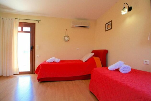 Villa Odysseas Palailonio - Photo2