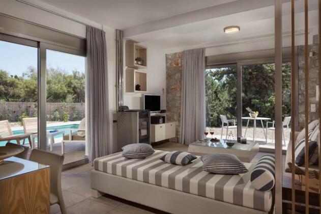 Cedar Bay Beachside Villas - Photo5