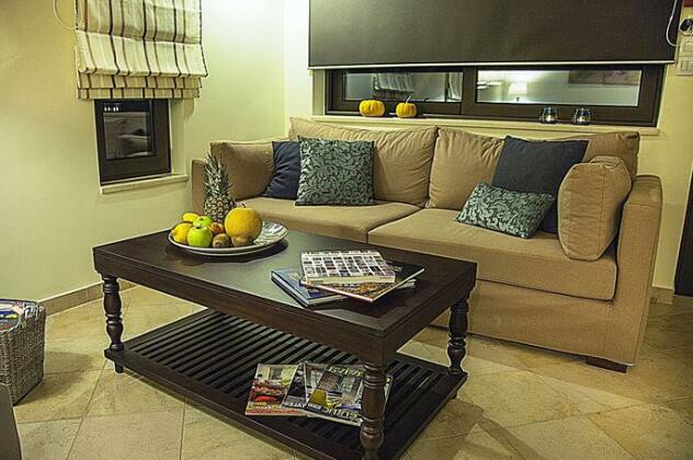 Christos Place - Photo2