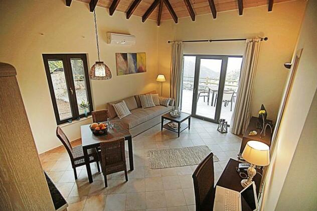 Christos Place - Photo3