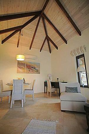 Christos Place - Photo5