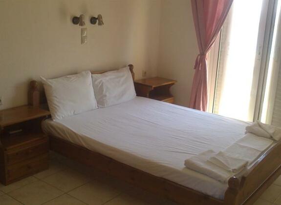 Flisvos Rooms Palaiochora - Photo2