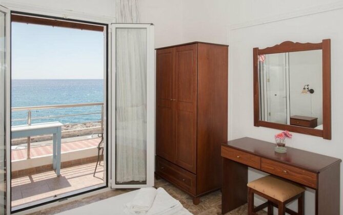 Manolis & Marias Hotel - Photo3
