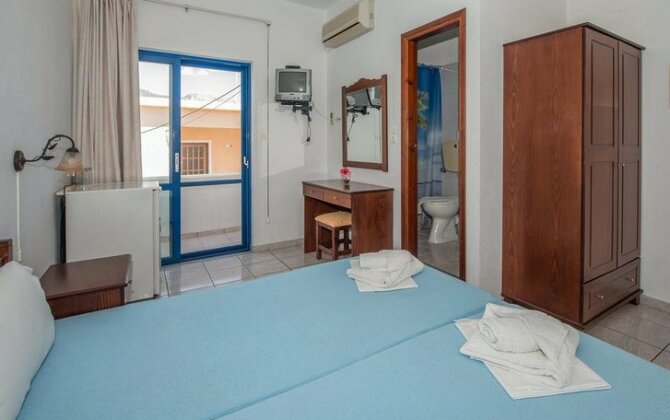 Manolis & Marias Hotel - Photo5