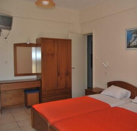 Michalis Studios and Apartments - Photo3