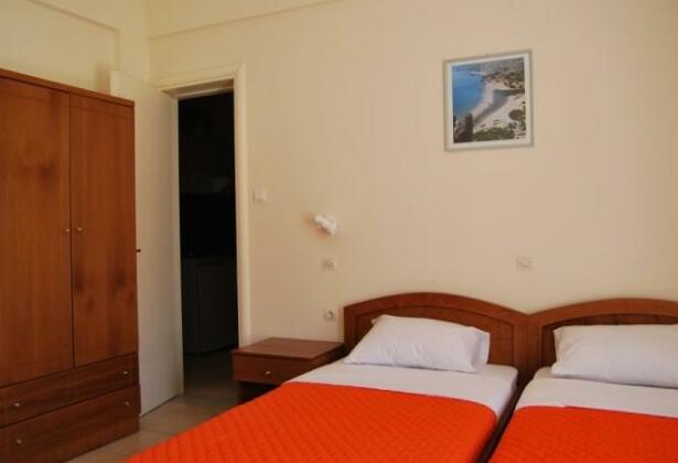 Michalis Studios and Apartments - Photo4