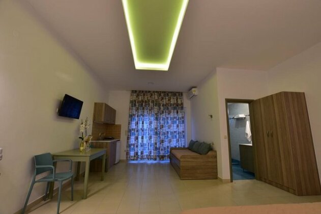 Nicole Rooms - Photo3