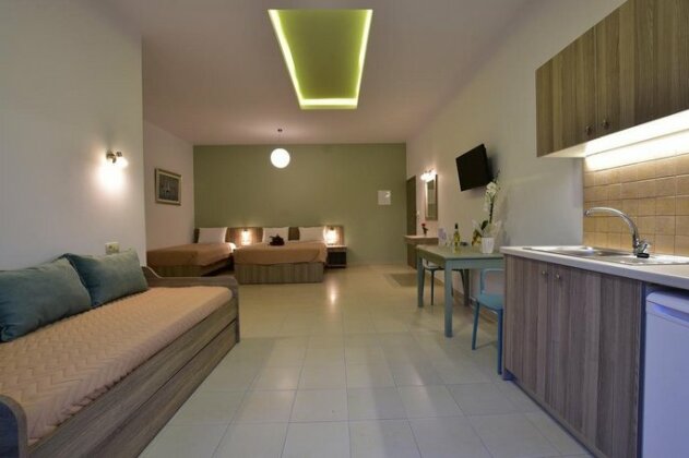 Nicole Rooms - Photo5