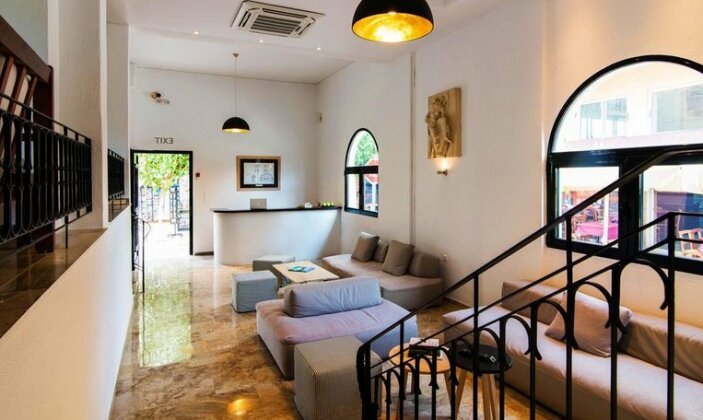Polydoros Hotel Apartments - Photo2