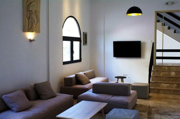 Polydoros Hotel Apartments - Photo4