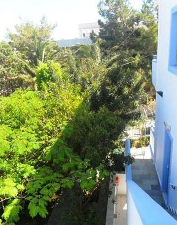 Poseidon Studios & Apartments - Photo2