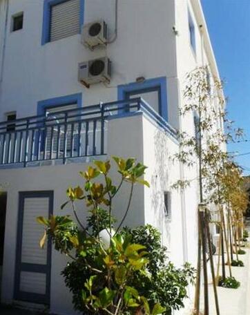 Poseidon Studios & Apartments - Photo4