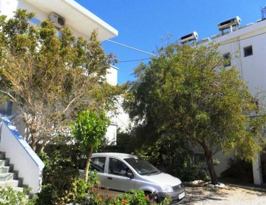 Poseidon Studios & Apartments - Photo5