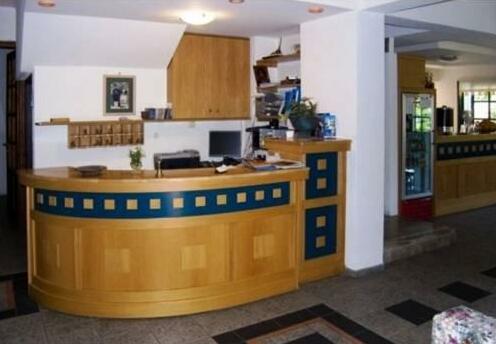 Rea Hotel Palaiochora - Photo2