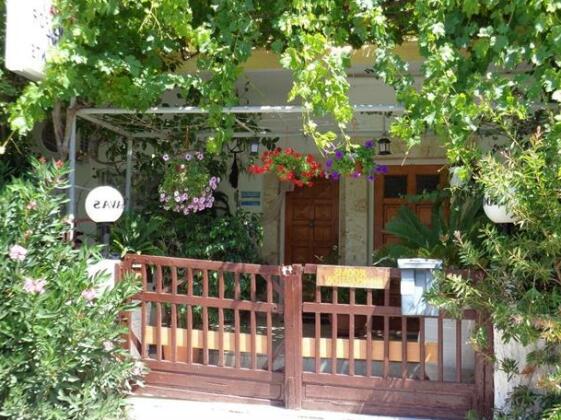 Savas Rooms - Photo2