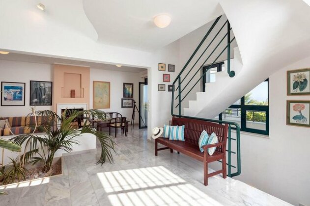 Aris Villa - Photo5
