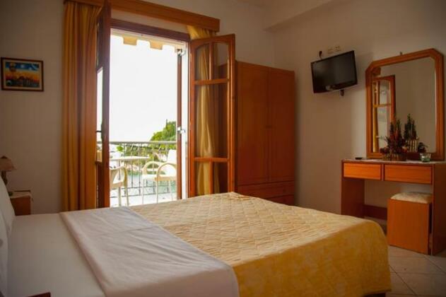 Avlonitis Rooms - Photo2