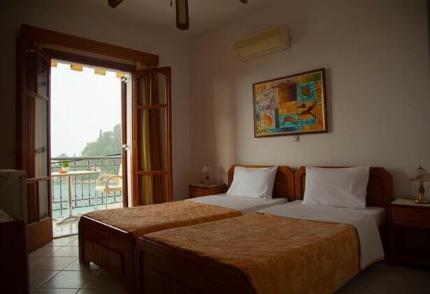 Avlonitis Rooms - Photo5