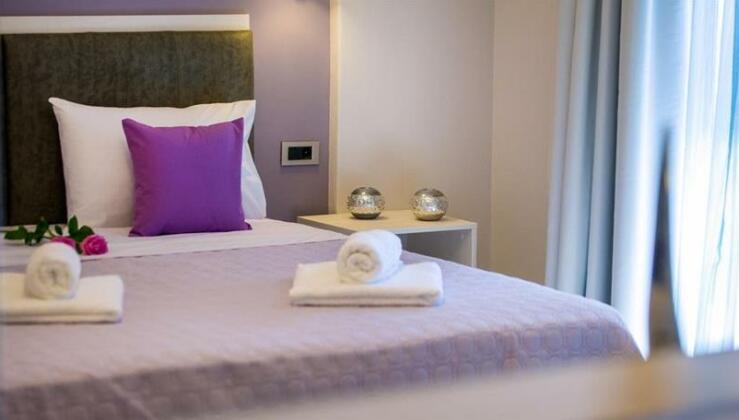 Leonidas House - Photo3