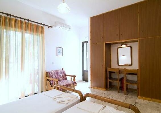 Zotos Rooms - Photo4