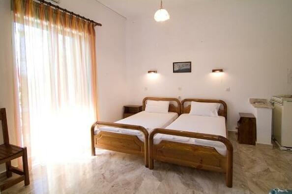 Zotos Rooms - Photo5