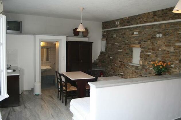 Adonis Hotel Studios & Apartments - Photo5