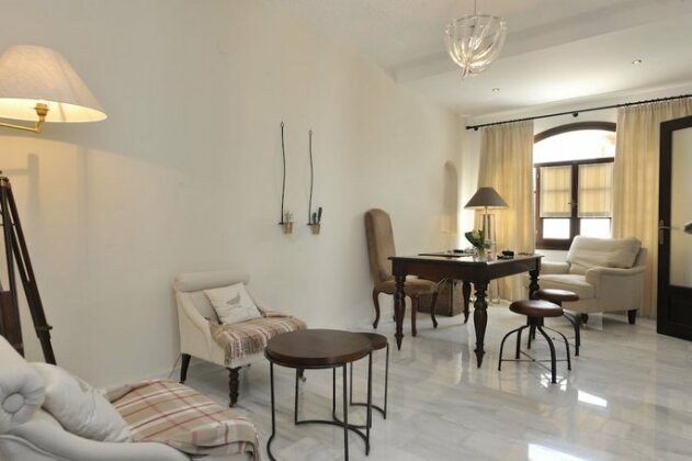 Aella Residence - Photo4