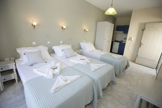 Alexandra's Rooms - Photo5