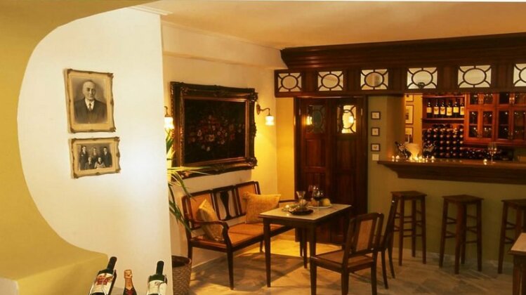 Antirides Hotel - Photo3