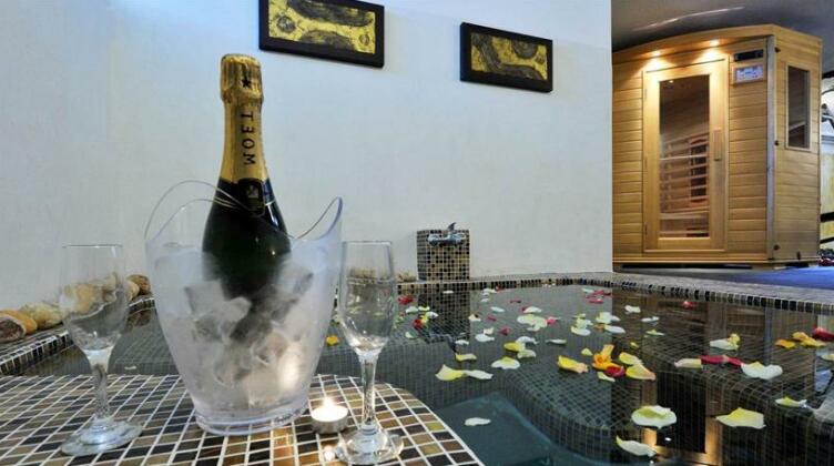 Aphrodite Boutique Hotel - Photo2