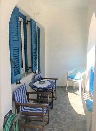 'Blue n' White' Fully Equipped Cycladic House - Photo4