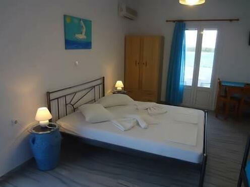 Captain John's Bungalows - Photo2