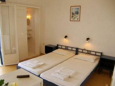 Coral Rooms - Photo3