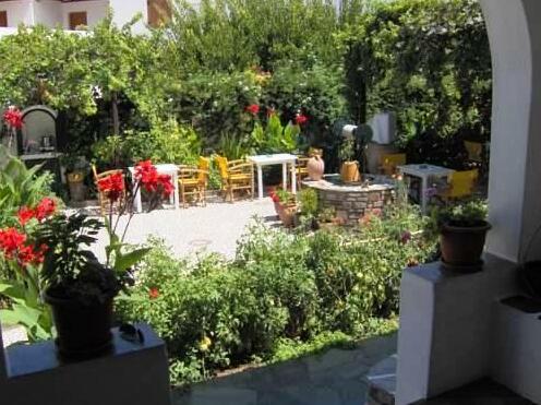 Eleni Rooms - Photo3