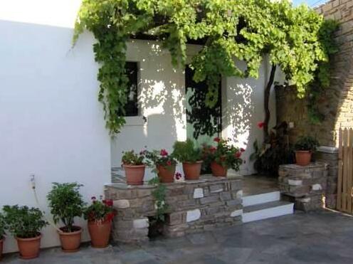Eleni Rooms - Photo5