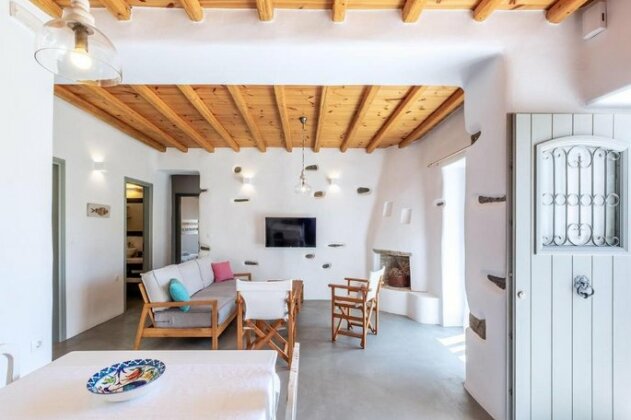 Exochi Traditional Houses - Photo2