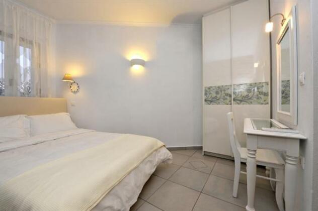 Kallisti Rooms & Apartments - Photo2